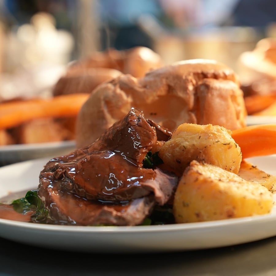 George-and-Dragon-Roast-Dinner