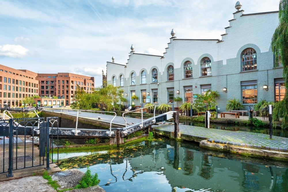 shutterstock_2307991579