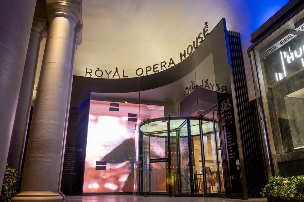 shutterstock_2422354193