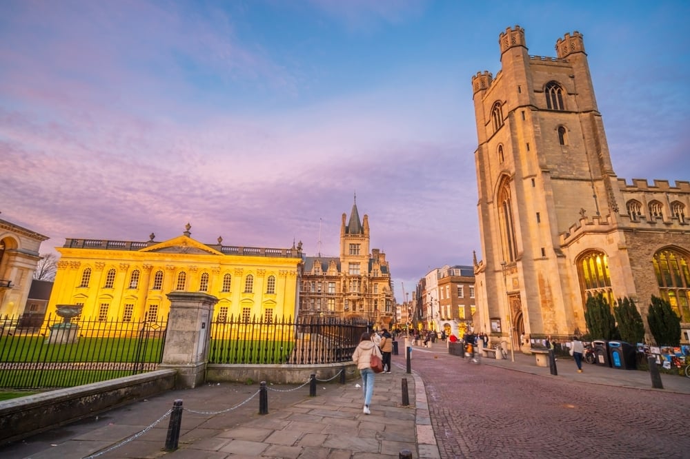 shutterstock_2469927523