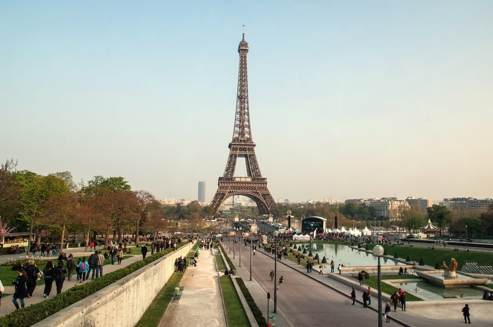 shutterstock_2493407507